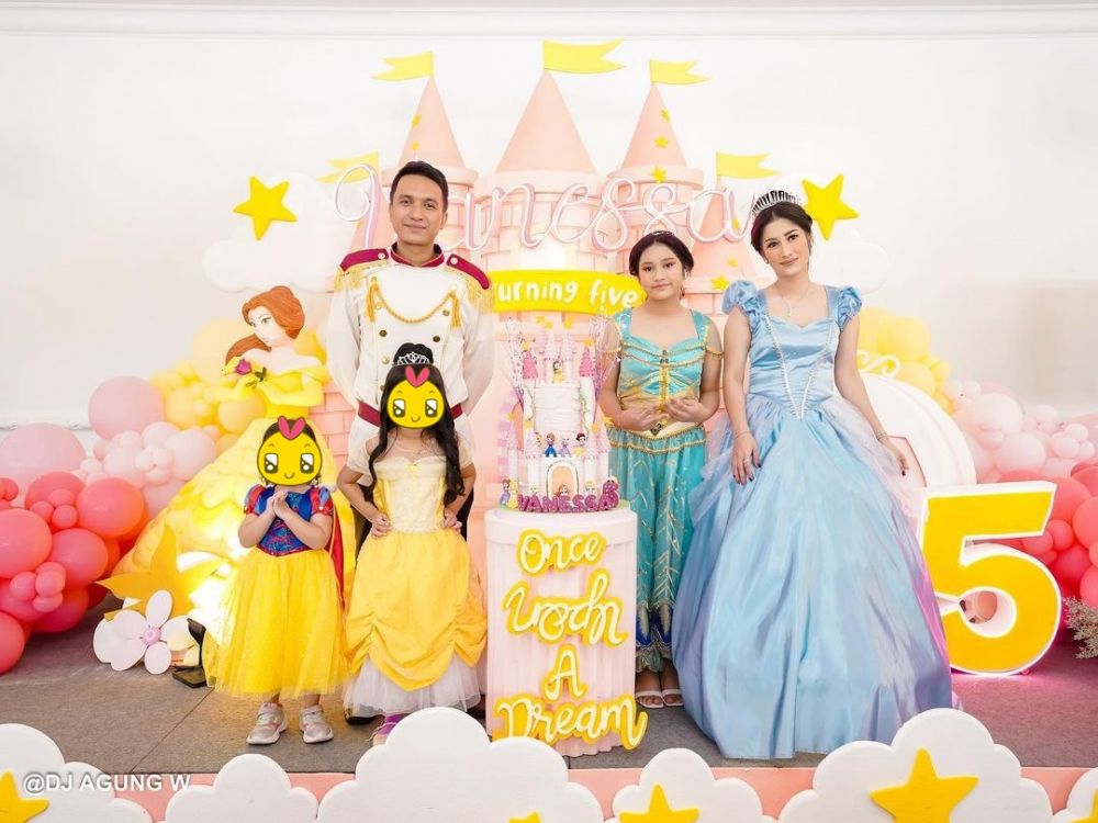 ultah anak seleb berkonsep Disney © berbagai sumber ultah anak seleb berkonsep Disney © berbagai sumber