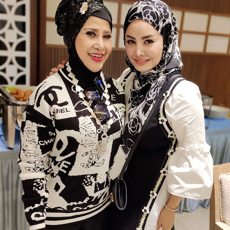 reuni pedangdut era 80-an © Instagram/@elvy_sukaesih reuni pedangdut era 80-an © Instagram/@elvy_sukaesih