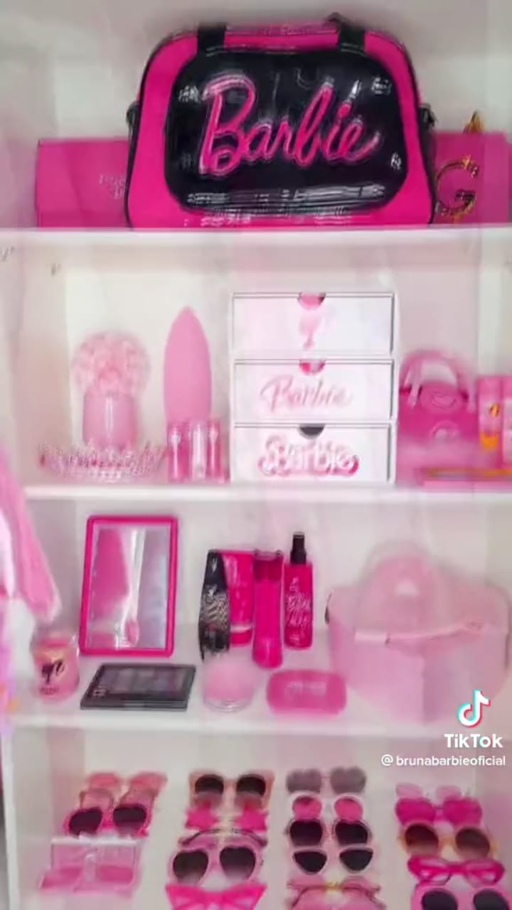 penampakan rumah pink penggemar barbie © TikTok