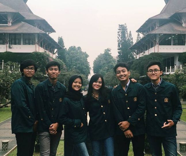 kenangan Eril dan sahabat berbagai sumber