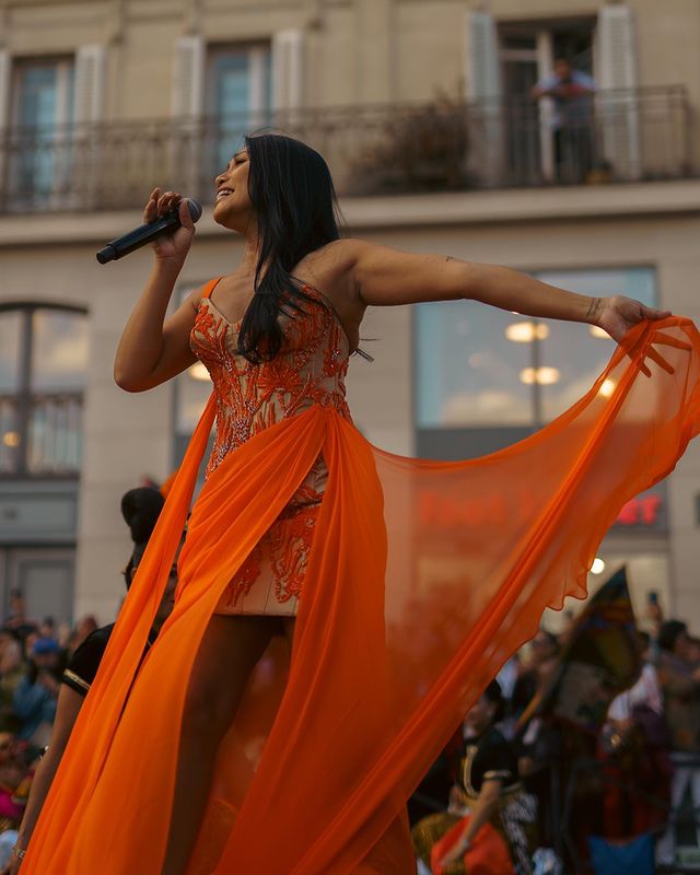 11 Potret Anggun 11 Potret Anggun