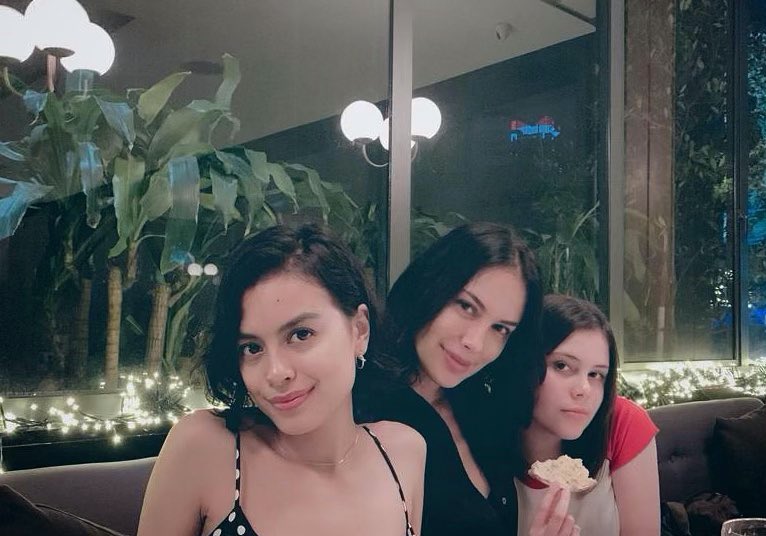 kedekatan Eva Celia dengan saudara tirinya © Instagram