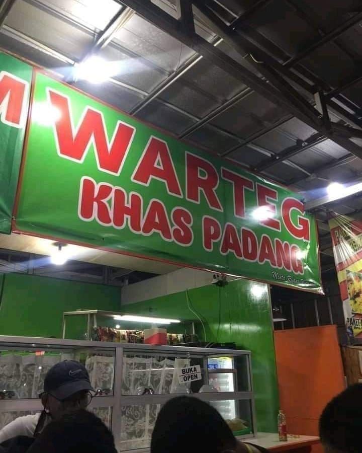 rumah makan padang namanya lucu abis © berbagai sumber rumah makan padang namanya lucu abis © berbagai sumber