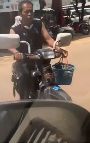 spion motor tapi jumbo banget ukurannya © berbagai sumber spion motor tapi jumbo banget ukurannya © berbagai sumber