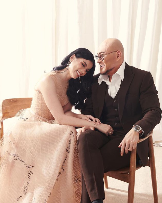 potret prewedding Deddy Corbuzier dan Sabrina © Instagram