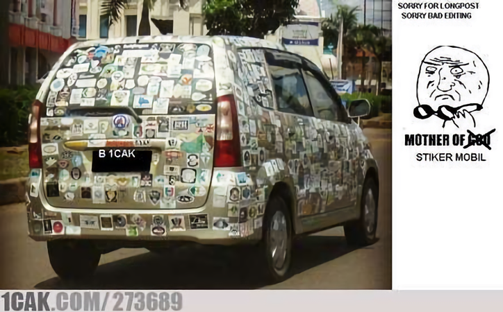 Potret stiker nyeleneh di mobil pribadi © berbagai sumber