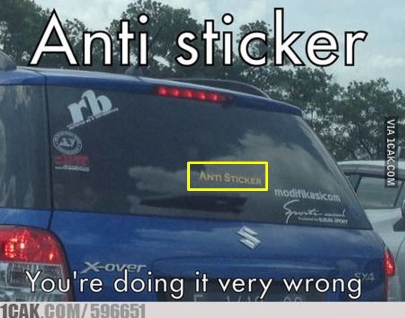 Potret stiker nyeleneh di mobil pribadi © berbagai sumber