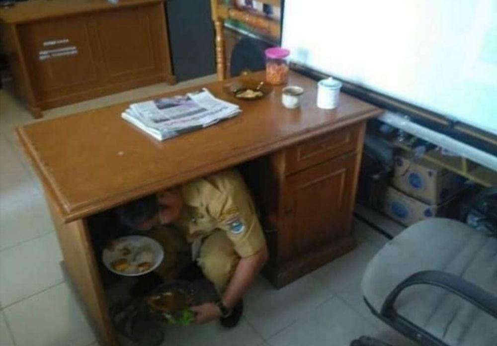 bapak bapak bertugas © berbagai sumber