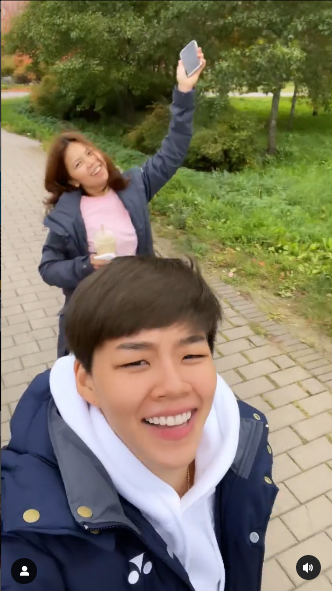 9 Potret persahabatan Greysia Polii dan Popor Sapsiree Berbagai sumber