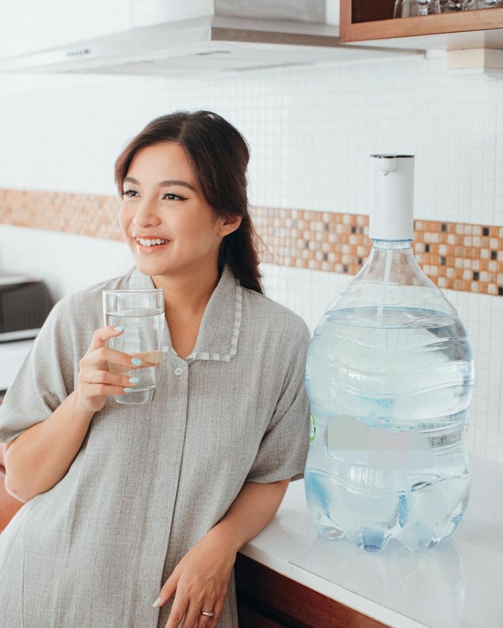 10 Makanan dan minuman dikonsumsi Chelsea Olivia, jaga kesehatan kulit