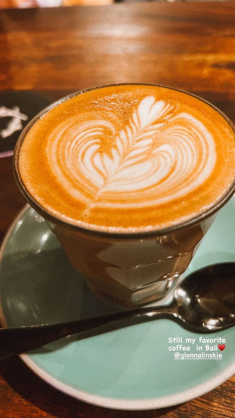 10 Makanan dan minuman dikonsumsi Chelsea Olivia, jaga kesehatan kulit