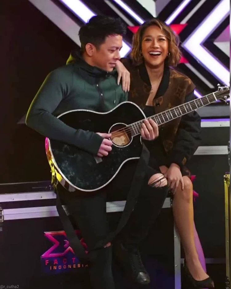 momen manggung BCL dan Ariel NOAH © berbagai sumber momen manggung BCL dan Ariel NOAH © berbagai sumber