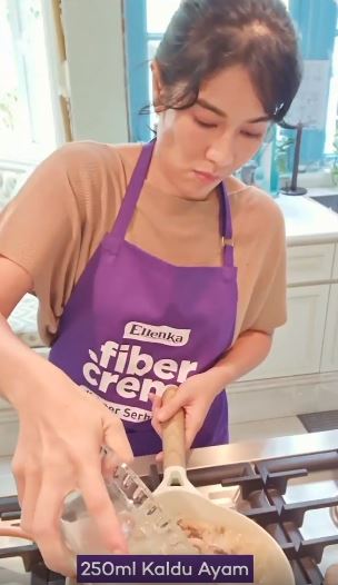 10 Trik masak sehat ala Dian Sastrowardoyo, tak pernah pakai santan