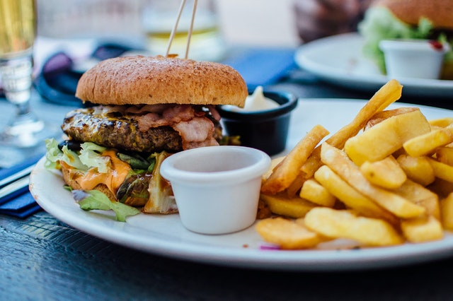 10 Makanan dihindari Nafa Urbach saat diet, berat badan turun 5 kg