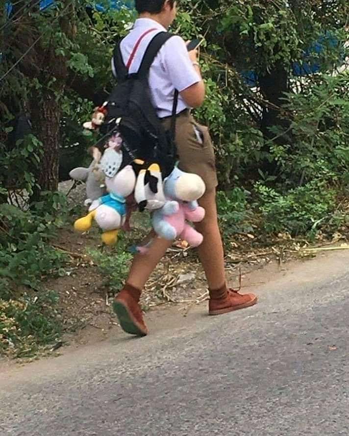 momen orang pakai tas © berbagai sumber