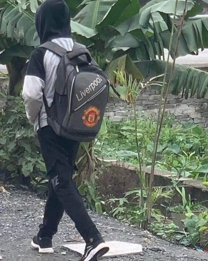 momen orang pakai tas © berbagai sumber