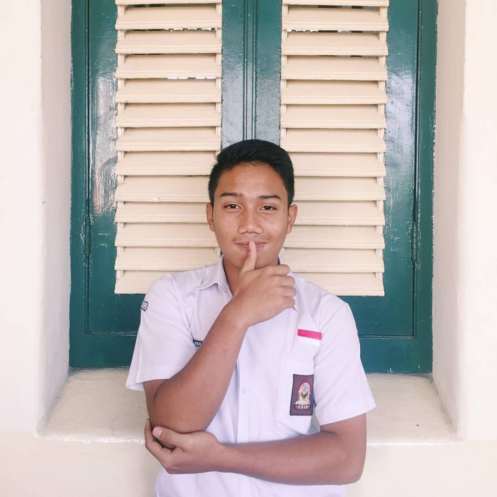 eril belikan sepatu untuk satpam © berbagai sumber