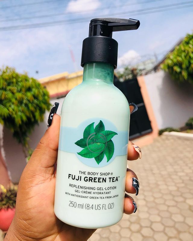 11 Rekomendasi body gel untuk melembapkan kulit, di bawah Rp 100 ribu