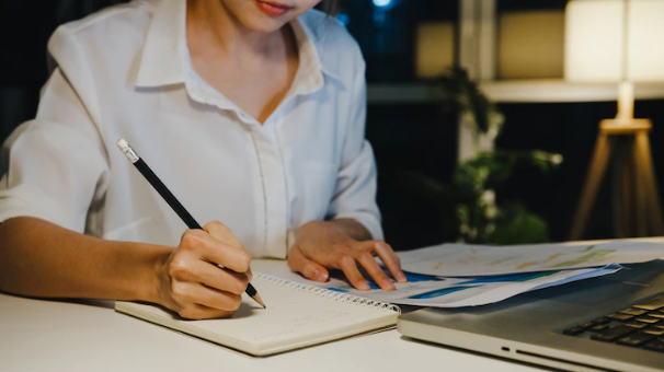 Pronomina adalah kata ganti subjek atau objek © 2022 berbagai sumber Pronomina adalah kata ganti subjek atau objek © 2022 berbagai sumber