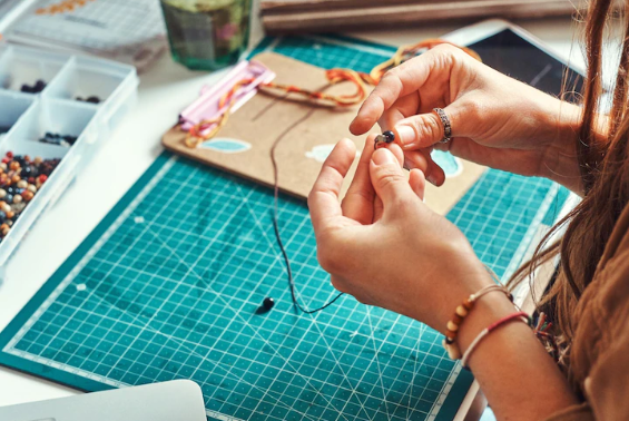 Arti mimpi tentang gelang menurut primbon © 2022 berbagai sumber