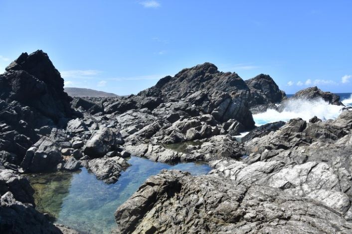 Abrasi adalah pengikisan pantai © 2022 berbagai sumber