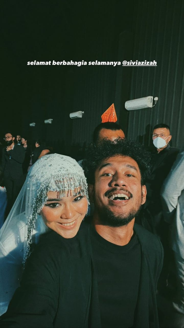 gaya seleb hadiri pernikahan sivia azizah © instagram