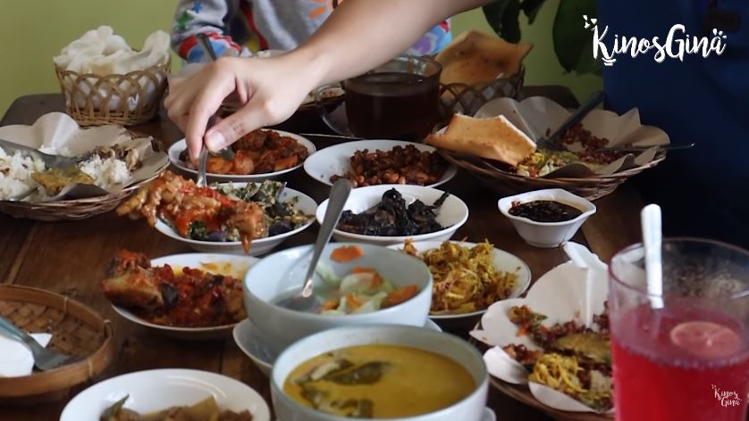 11 Menu mukbang Nycta Gina dan Rizky Kinos, ada steak berlapis emas