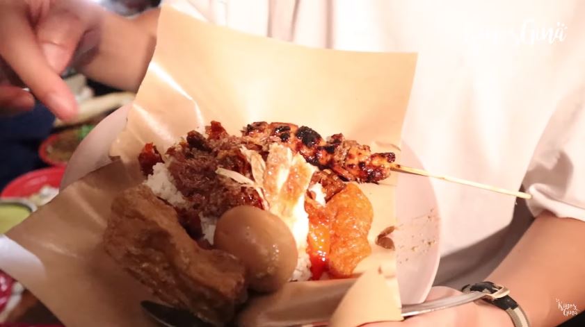 11 Menu mukbang Nycta Gina dan Rizky Kinos, ada steak berlapis emas