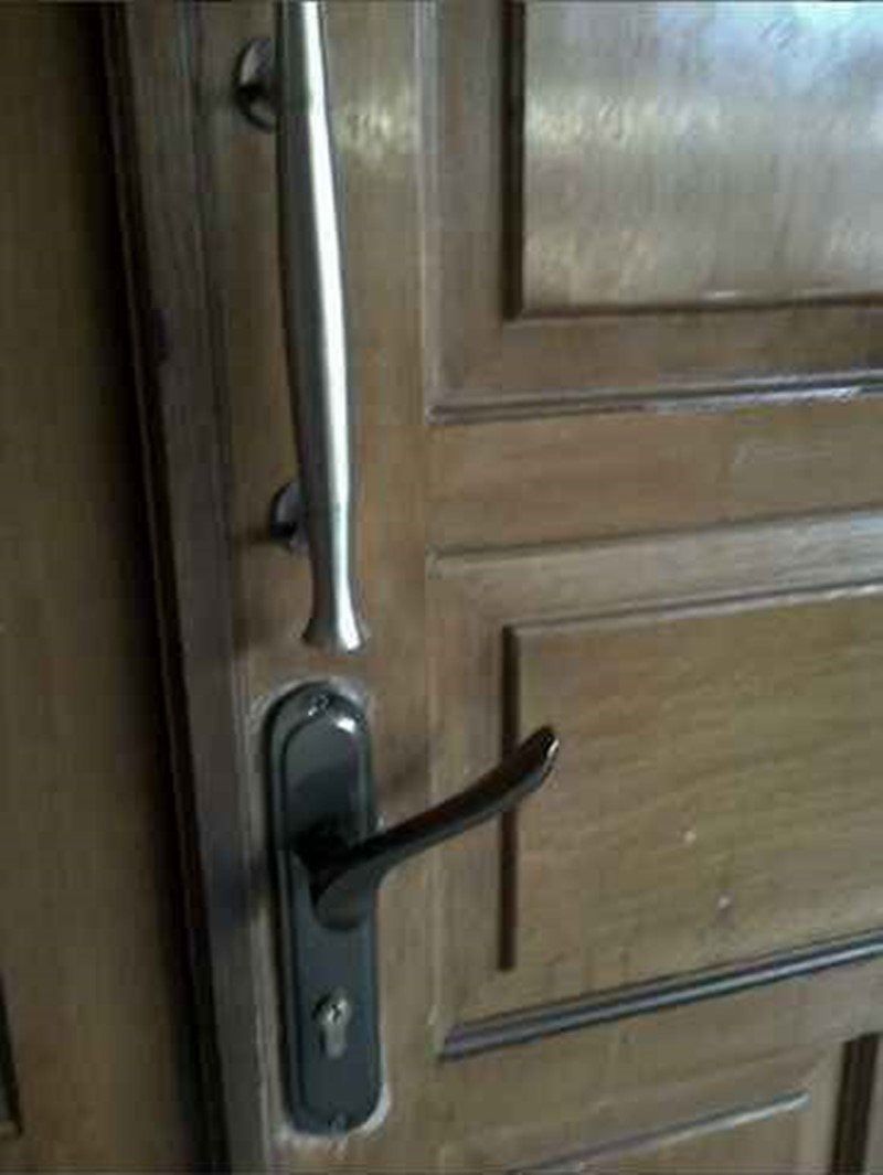 desain gagang pintu nyeleneh © berbagai sumber