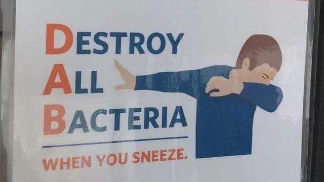 papan peringatan tapi gambarnya bikin salfok © berbagai sumber