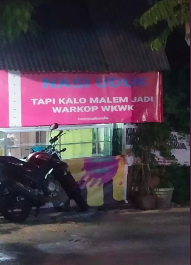 15 Nama tempat makan nyeleneh ini bikin mikir dua kali