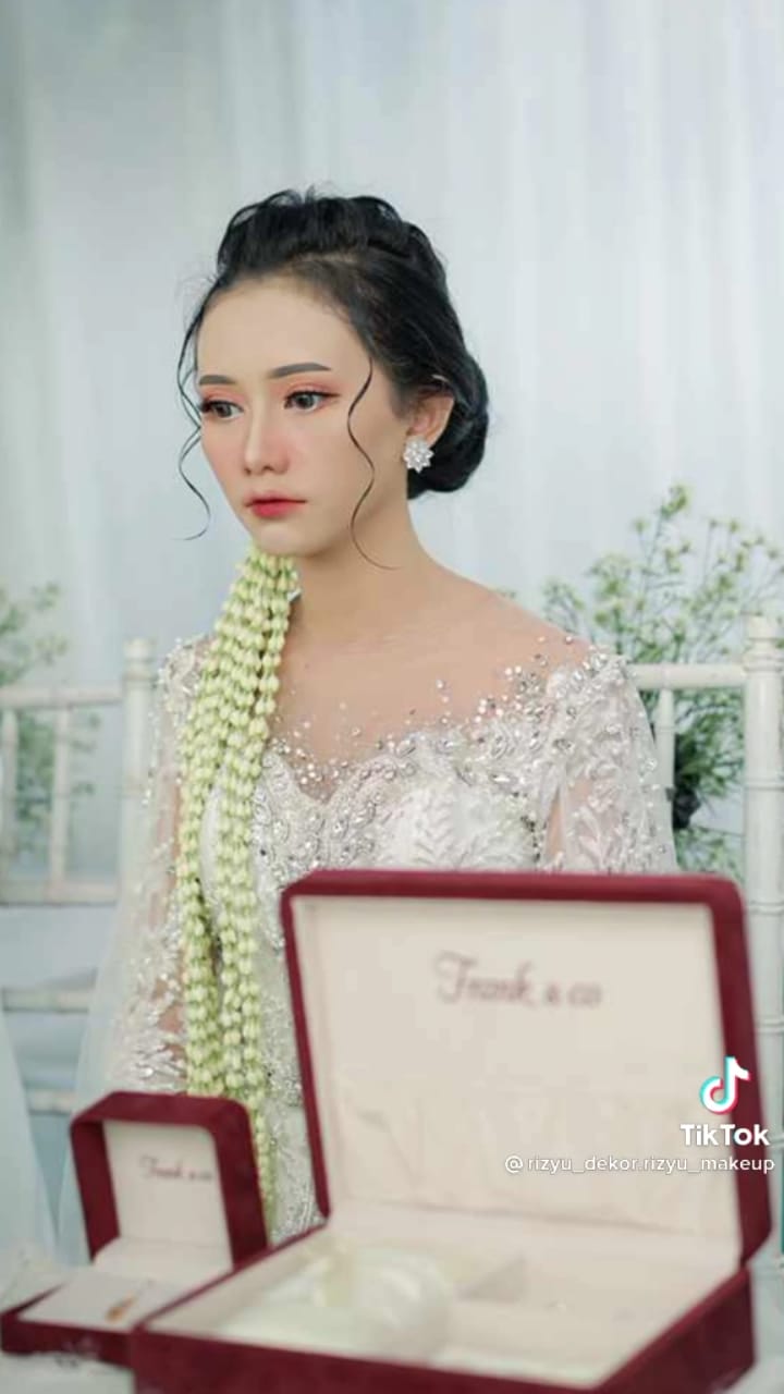 Heboh Lee Minho nikahi wanita asal Batang, ini 11 potretnya