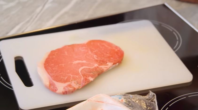 10 Cara Raditya Dika memilih daging untuk steak, berkualitas dan empuk
