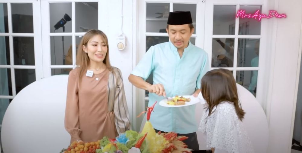 11 Hidangan ultah pernikahan Ayu Dewi dan Regi Datau, menunya lengkap