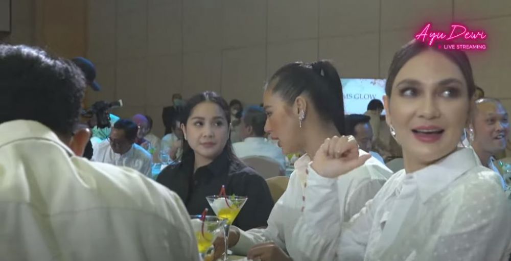 11 Hidangan ultah pernikahan Ayu Dewi dan Regi Datau, menunya lengkap