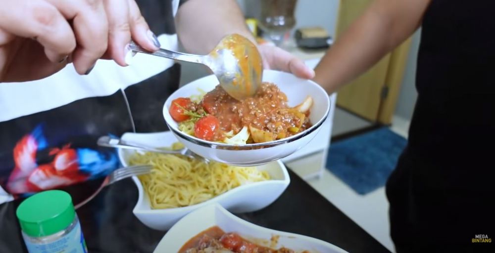 10 Inspirasi masakan ala Ivan Gunawan, bahan dan cara buatnya simpel