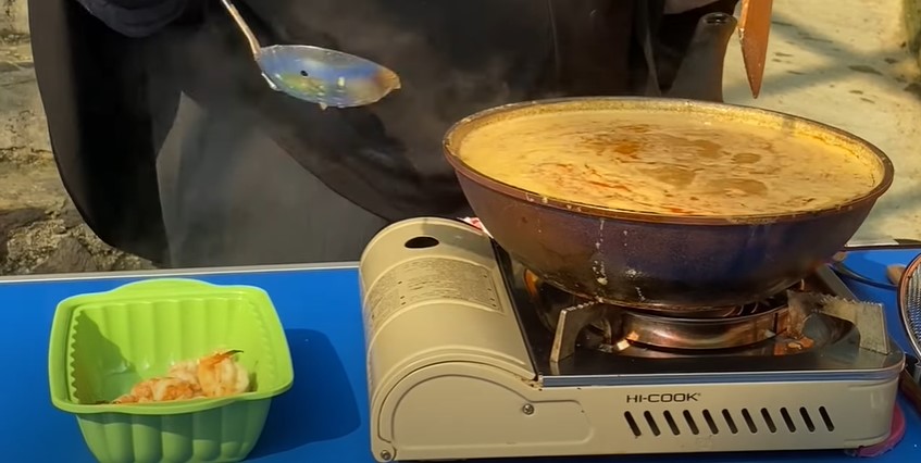 13 Langkah Dewi istri Komeng bikin mi celor asli Palembang, antiamis