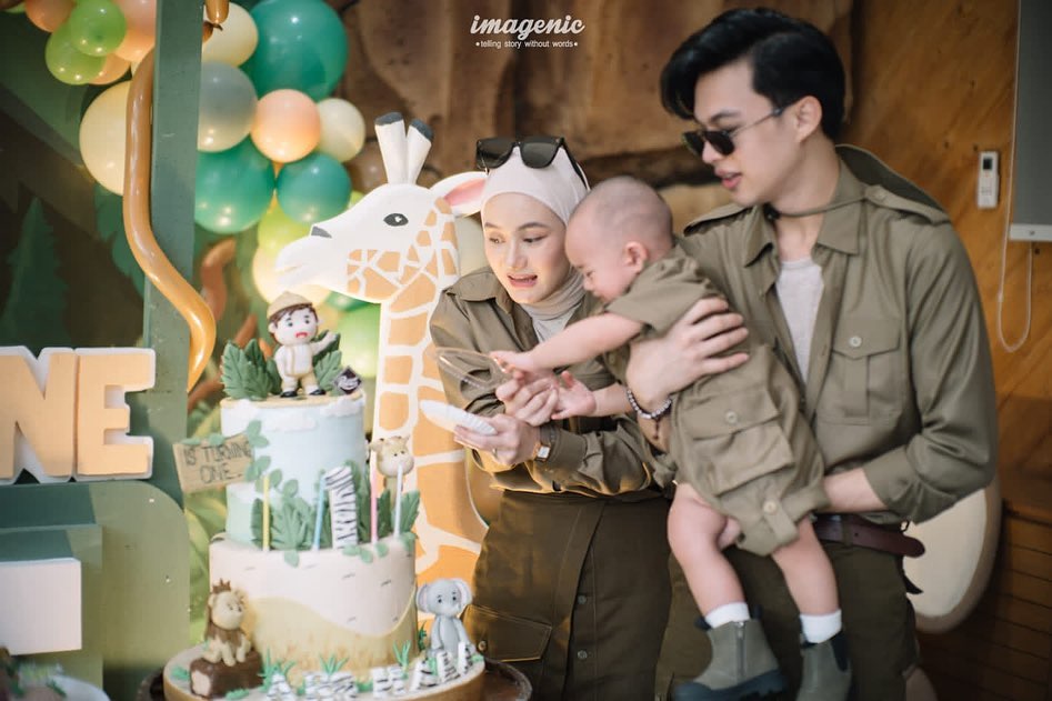 11 Detail kue ultah anak Dinda Hauw, kental nuansa kebun binatang
