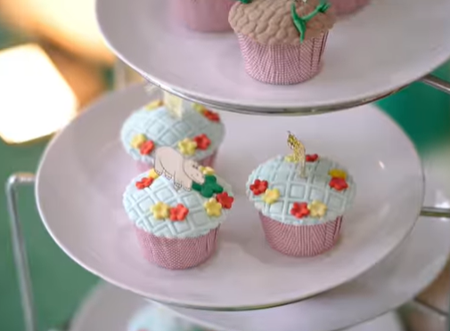 11 Detail kue ultah anak Dinda Hauw, kental nuansa kebun binatang