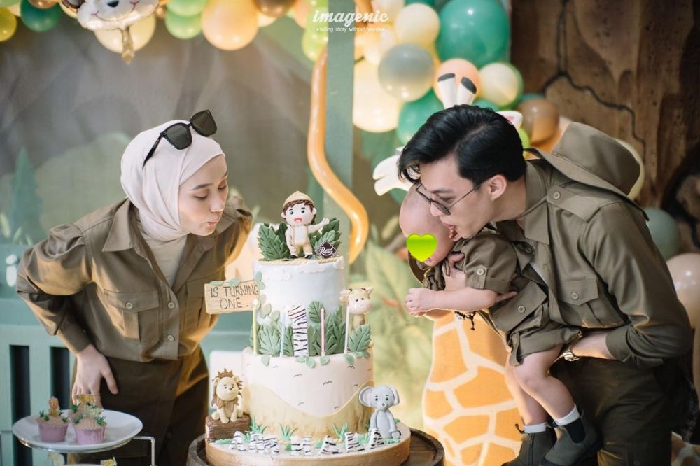 11 Detail kue ultah anak Dinda Hauw, kental nuansa kebun binatang