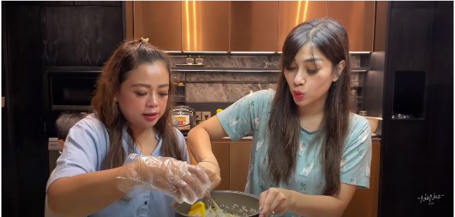 11 Langkah Nisya Ahmad bikin nasi liwet pakai rice cooker, antiribet