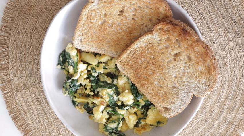 10 Menu sarapan sehat ala Amanda Rawles, praktis dan penuh nutrisi