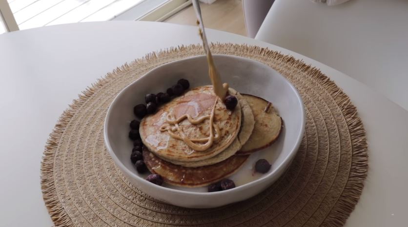 10 Menu sarapan sehat ala Amanda Rawles, praktis dan penuh nutrisi