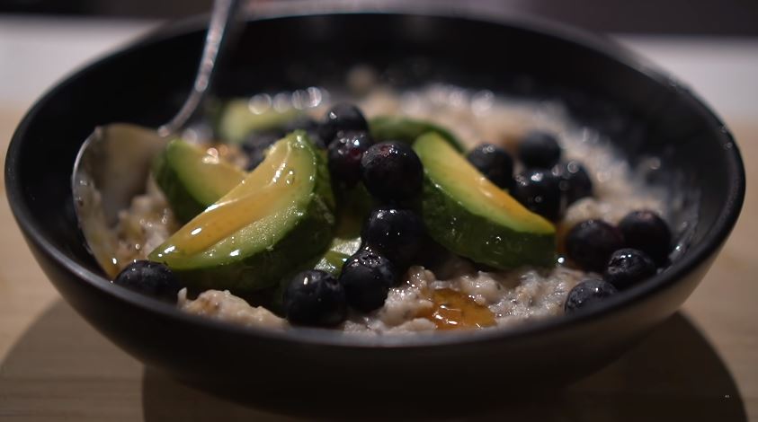 10 Menu sarapan sehat ala Amanda Rawles, praktis dan penuh nutrisi