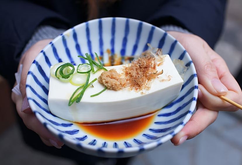 10 Pola makan Ria Ricis saat hamil, bantu atasi anemia