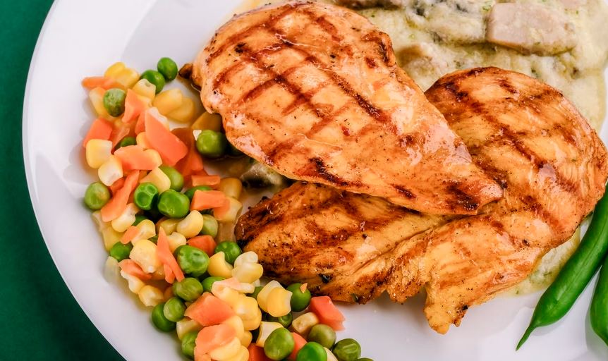 10 Pola makan Ria Ricis saat hamil, bantu atasi anemia