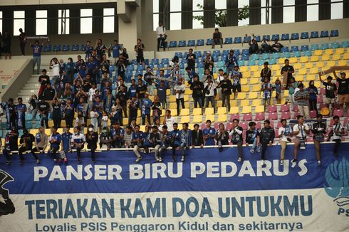 11 Potret spanduk kreatif suporter di Piala Presiden 2022