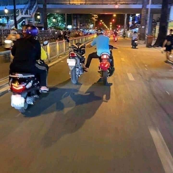 pengendara nyusahin diri © berbagai sumber