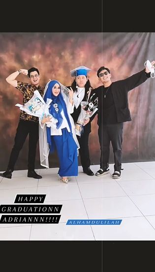 Paramitha Rusady dampingi wisuda anak © Instagram/@paramitha118real