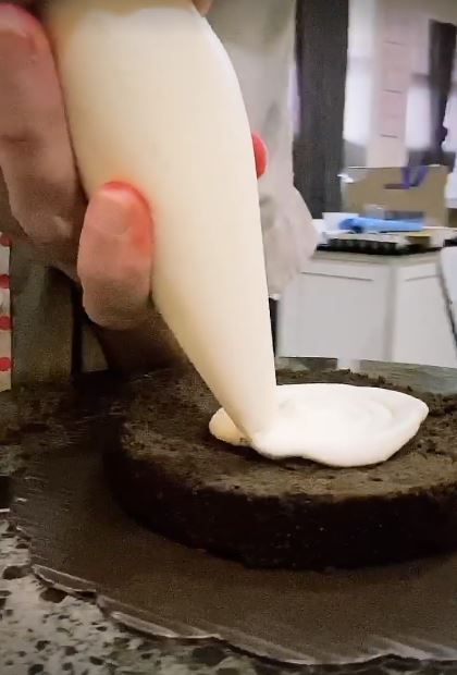 10 Alat baking Mieke Amalia, bikin kue makin cantik dan mudah dihias